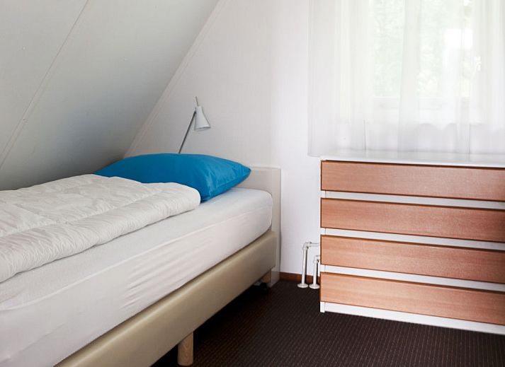 Gemuetliche Terrasse im Ferienhaus Ruiten AA comfort in Vlagtwedde, Groningen, mit Blick auf Natur und Wasser.