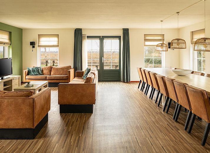 Der Bungalow Wellness 16 in Vlagtwedde, im Suedosten von Groningen, bietet ein ruhiges Urlaubserlebnis mit einem grossen Garten und einer laendlichen Umgebung.