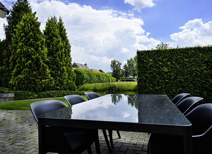 Erholsame Aussicht auf das Wasser im Ferienhaus Vosseberghuis Prestige & Outdoor Spa, Vlagtwedde, Groningen.