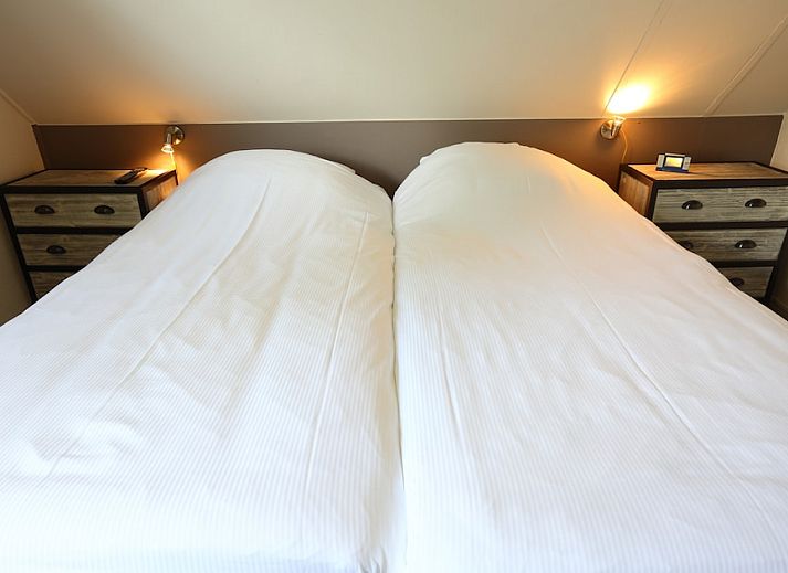 Comfort 6 bungalow in Vlagtwedde, Zuidoost Groningen met ruim terras en tuin, ideaal voor ontspanning in de natuur.