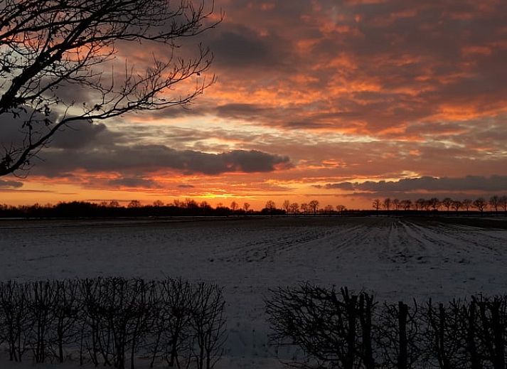 Ruime keuken in Vakantiehuis in Wedde, perfect voor familiediners in Zuidoost Groningen.
