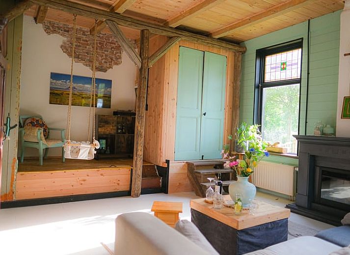 Bovenaanzicht van yurt en tuin bij Vakantiehuis in Wedde, ideaal voor natuurliefhebbers in Groningen.