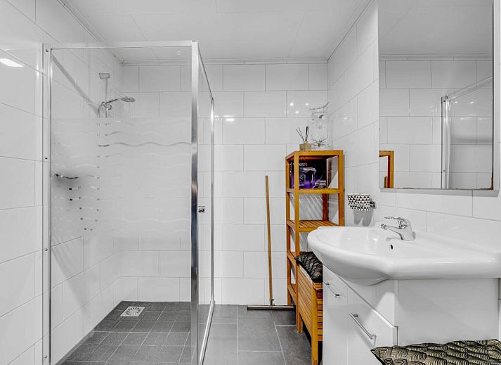 Gezellige woonkamer in Rutershoeske vakantiehuis Veendam, Groningen.