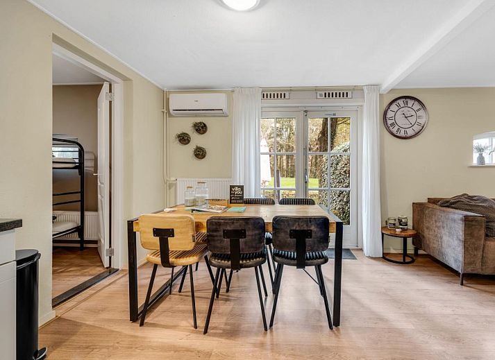 Moderne keuken in Rutershoeske vakantiehuis Veendam, Groningen.