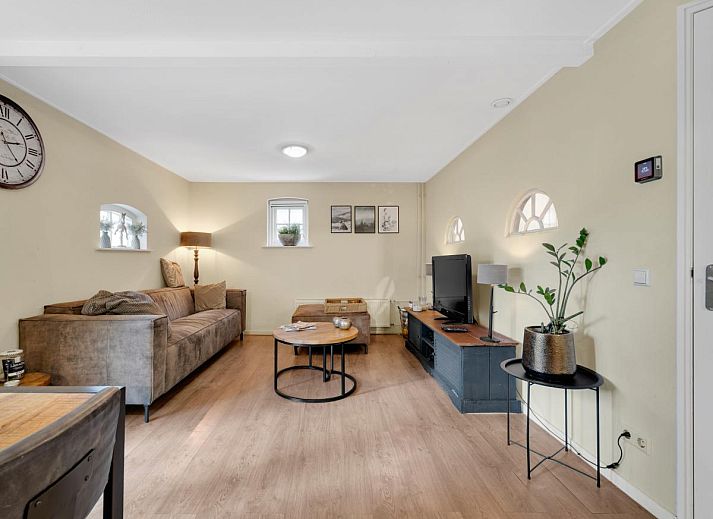 Moderne keuken in Rutershoeske vakantiehuis Veendam, Groningen.