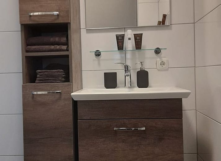 Huisje in Marum, een charmant vakantiehuis in Zuidwest Groningen omgeven door groene natuur.