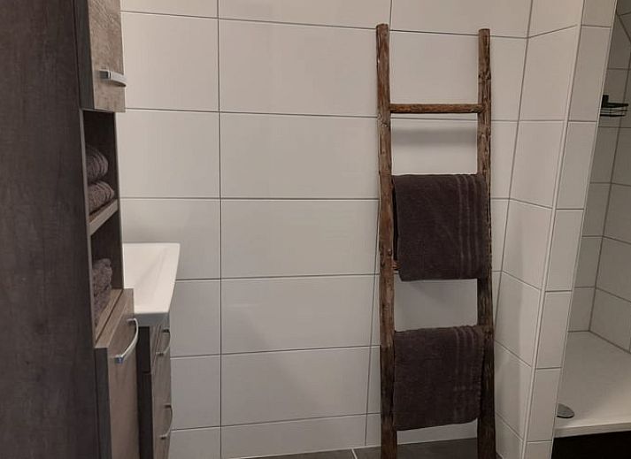 Huisje in Marum, een charmant vakantiehuis in Zuidwest Groningen omgeven door groene natuur.