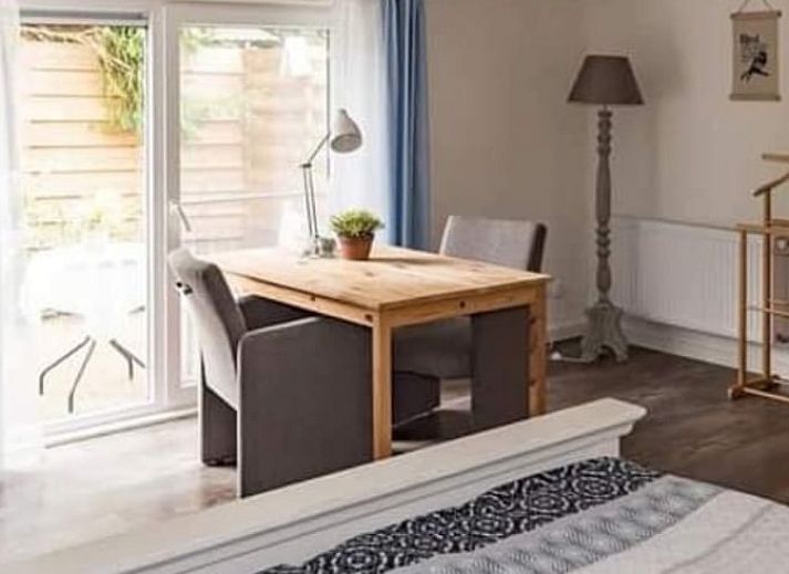 Ontwaak met een serene zonsopgang bij Huisje in Marum, vakantiehuis in de groene natuur van Zuidwest Groningen.