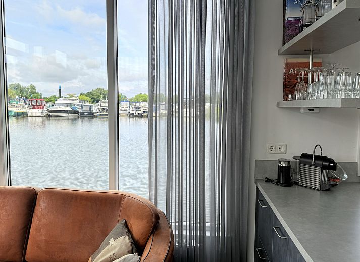 Verblijf 371420 - Appartement Midden Limburg - Appartement Maasterp - Woonboot 1