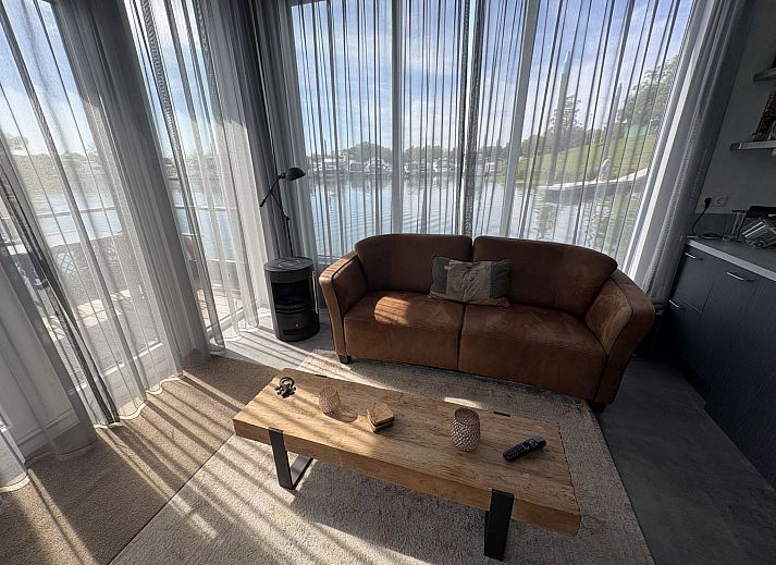 Verblijf 371420 - Appartement Midden Limburg - Appartement Maasterp - Woonboot 1