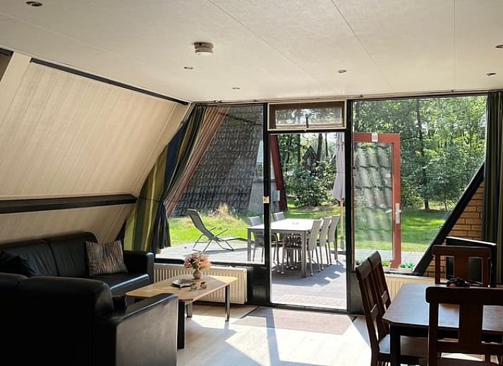 Cottage in Stramproy, Central Limburg with charming architecture surrounded by nature.