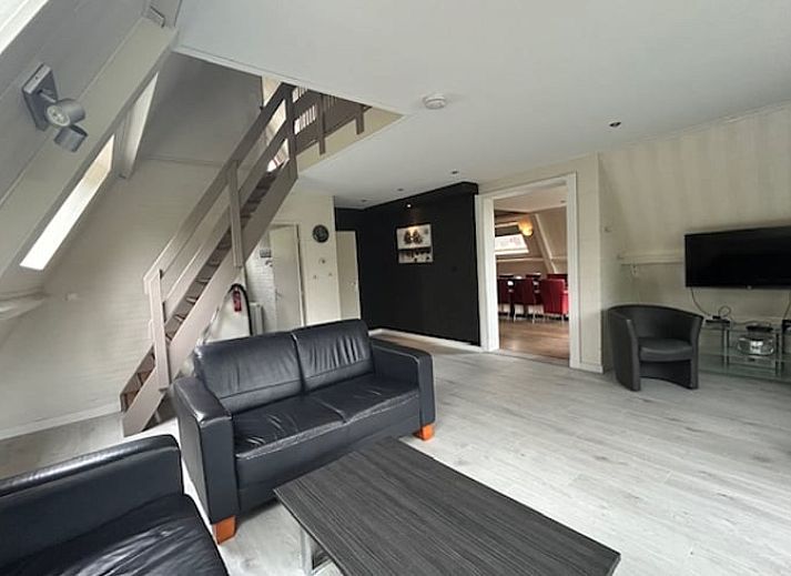 Vacation home in Stramproy, Central Limburg, surrounded by nature with sunny terrace and modern architecture.