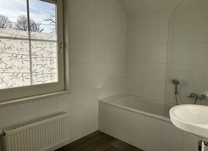 Guest house 373106 - Chalet Midden Limburg - Chalet in Susteren