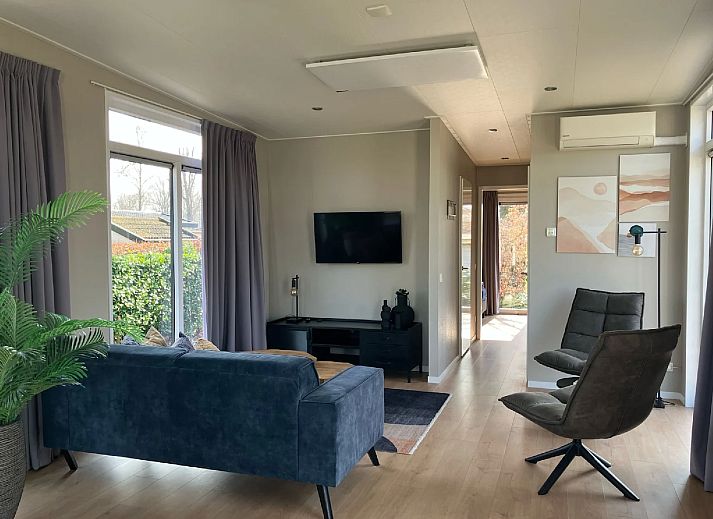 Freistehendes Haus in Susteren, ein modernes Ferienhaus in Mittel-Limburg mit einer sonnigen Terrasse und umgeben von Natur.