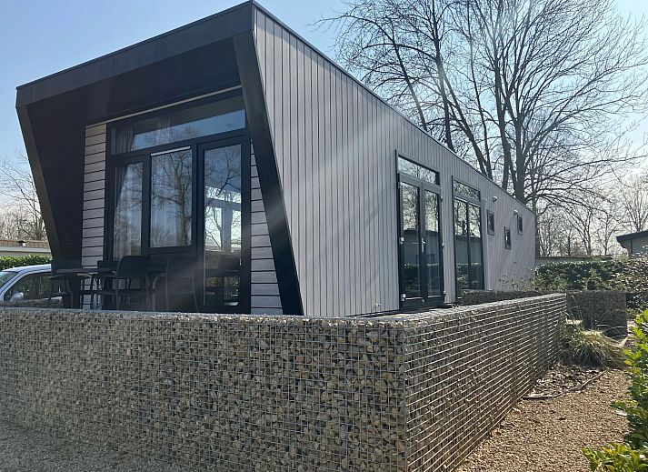 Freistehendes Haus in Susteren, ein modernes Ferienhaus in Mittel-Limburg mit einer einladenden Terrasse und natrlicher Umgebung.