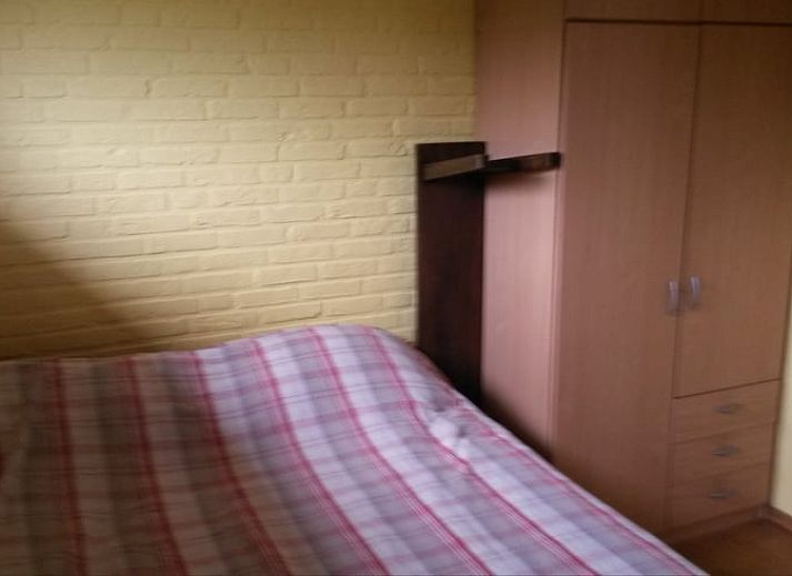 Stilvolles Interieur des Ferienhauses in Susteren, Limburg mit gemuetlicher Essecke.