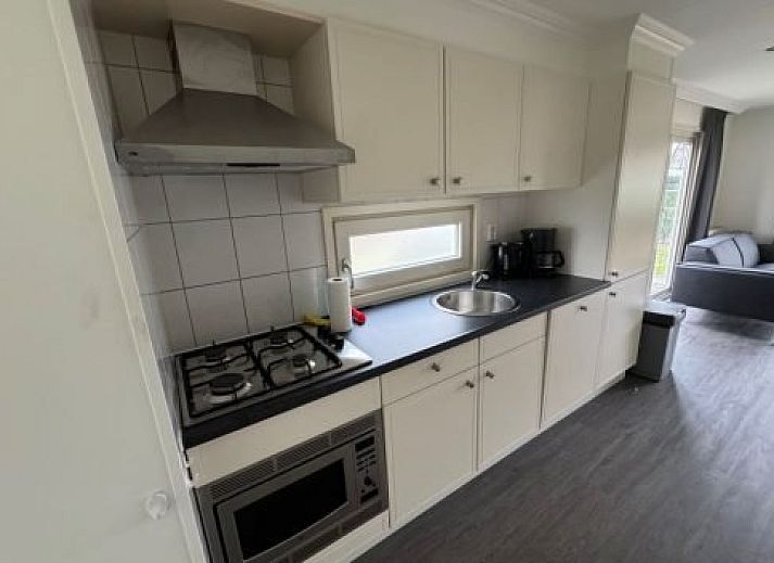 Vrijstaande woning in Susteren, een charmant vakantiehuis in Midden Limburg met een ruim terras en groene omgeving voor ontspanning.