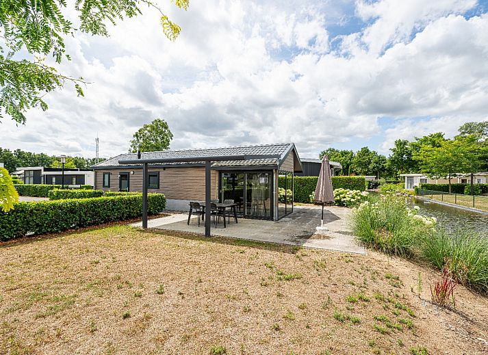 Guest house 373185 - Chalet Midden Limburg - Chalet in Susteren