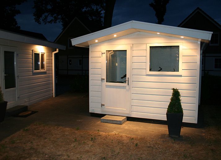 Chalet in Susteren mit groer Terrasse in Mittellimburg, Limburg, perfekt fr entspanntes Leben im Freien.