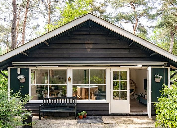 Charming vacation home Cottage in Meijel in the green Limburg countryside.