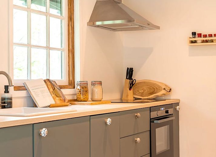 Rustic Access Cottage in Meijel, surrounded by lush nature in Limburg.