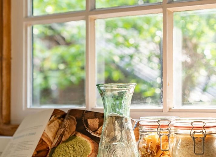 Cozy front door of Cottage in Meijel in the heart of Central Limburg.