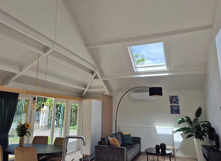 Cozy vacation home in Nederweert-Eind, Central Limburg, surrounded by nature with charming terrace and modern amenities.