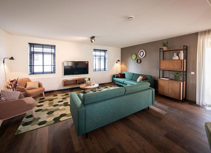 Premium Outdoor 6 vakantiehuis in Thorn, Limburg, omgeven door groene natuur en rustieke charme.