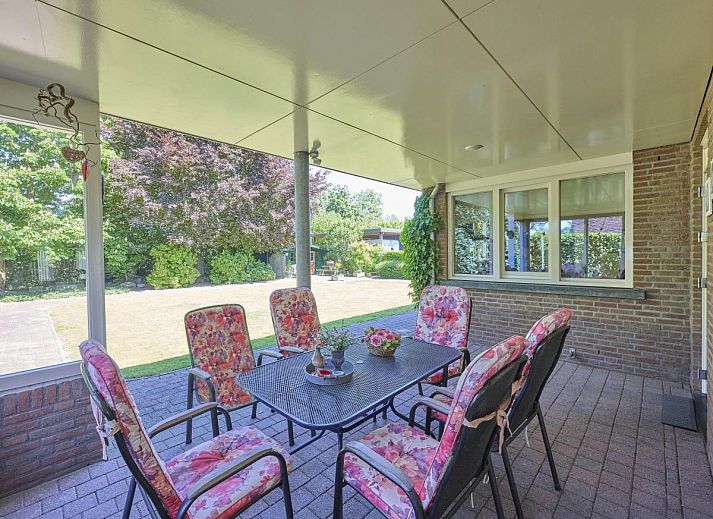 Lions house vacation home in Panningen, Limburg with beautiful garden and green surroundings.