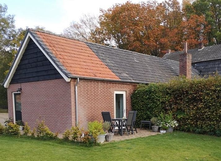 Guest house 380702 • Bed and Breakfast Noord Limburg • Huisje in Wellerlooi
