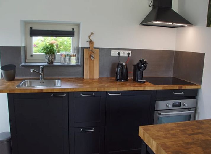 Guest house 380702 - Bed and Breakfast Noord Limburg - Huisje in Wellerlooi