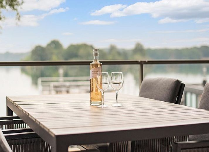 Verblijf 380807 - Bungalow Noord Limburg - 2-persoons luxe waterwoning | 2A