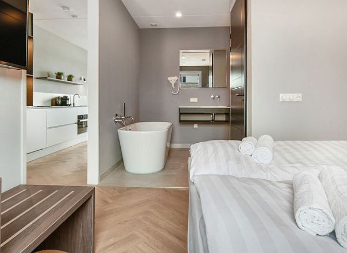 Verblijf 380807 - Bungalow Noord Limburg - 2-persoons luxe waterwoning | 2A