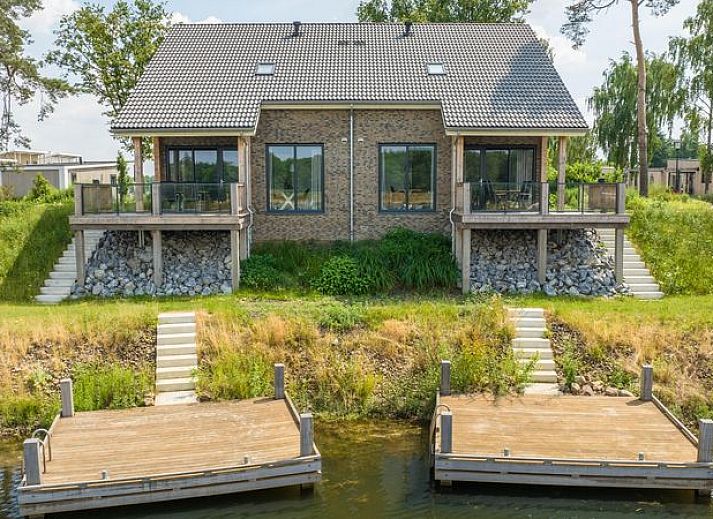 Guest house 380808 • Bungalow Noord Limburg • 4-persoons waterwoning | 4CE 