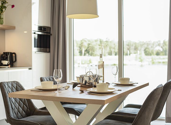 Guest house 380808 - Bungalow Noord Limburg - 4-persoons waterwoning | 4CE