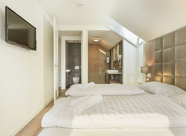 Guest house 380808 - Bungalow Noord Limburg - 4-persoons waterwoning | 4CE