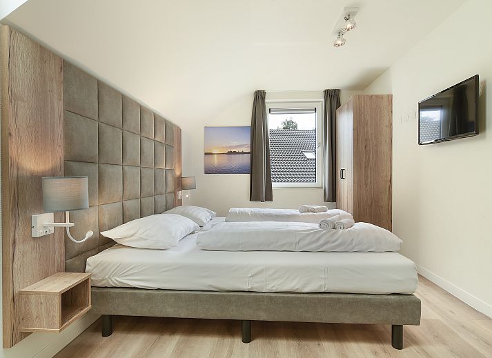 Guest house 380808 - Bungalow Noord Limburg - 4-persoons waterwoning | 4CE