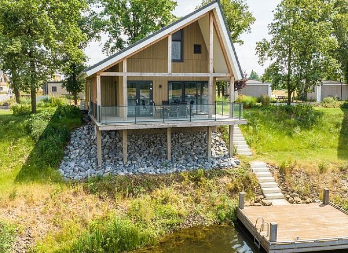 Verblijf 380812 • Bungalow Noord Limburg • 6-persoons watervilla | 6CE2