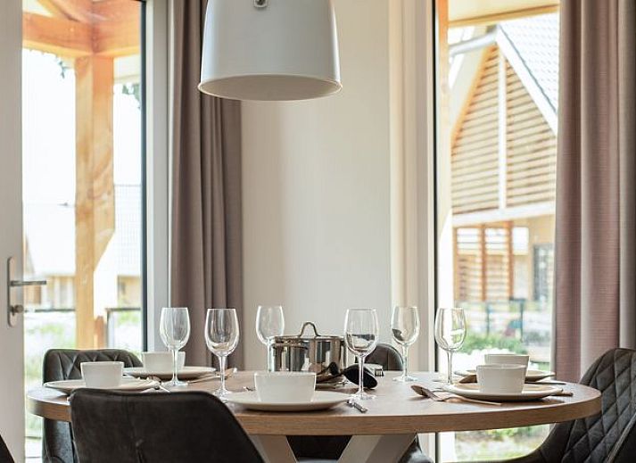 Guest house 380812 - Bungalow Noord Limburg - 6-persoons watervilla | 6CE2