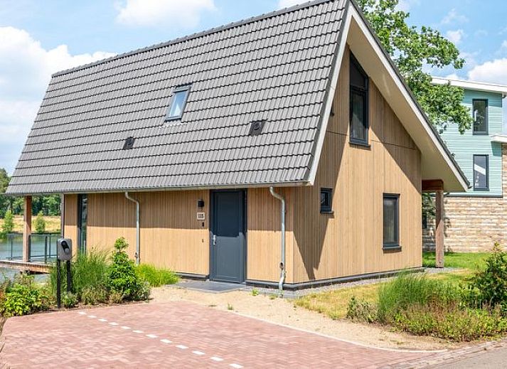 Guest house 380812 - Bungalow Noord Limburg - 6-persoons watervilla | 6CE2
