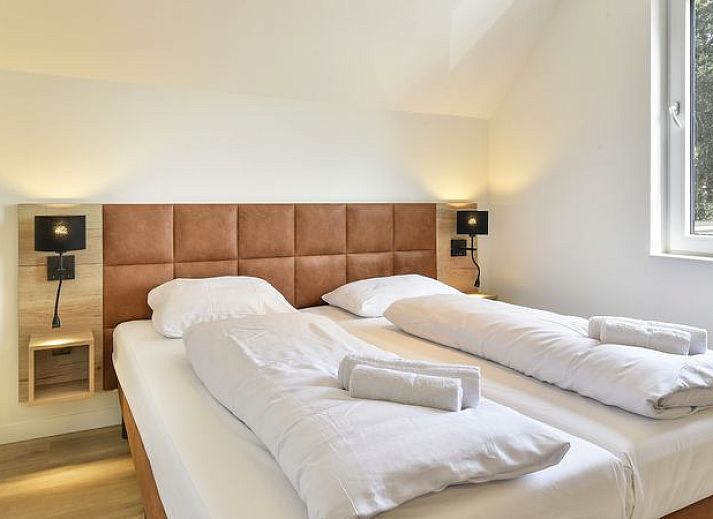 Guest house 380813 - Bungalow Noord Limburg - 8-persoons watervilla | 8CE