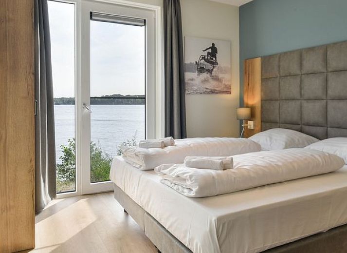 Guest house 380814 - Bungalow Noord Limburg - 12-persoons watervilla | 12CE
