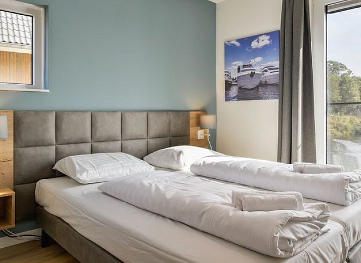 Guest house 380814 - Bungalow Noord Limburg - 12-persoons watervilla | 12CE