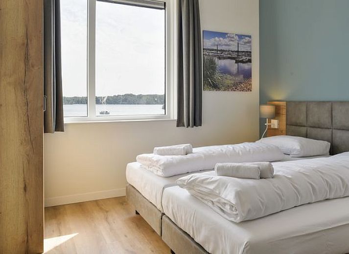 Guest house 380814 - Bungalow Noord Limburg - 12-persoons watervilla | 12CE