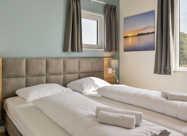 Guest house 380814 - Bungalow Noord Limburg - 12-persoons watervilla | 12CE