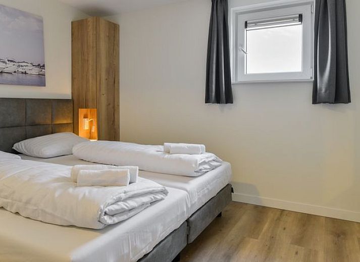Guest house 380814 - Bungalow Noord Limburg - 12-persoons watervilla | 12CE