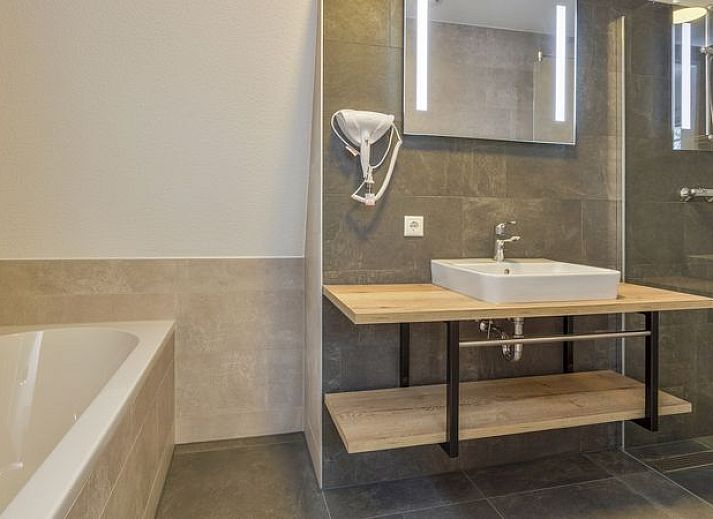 Guest house 380815 - Bungalow Noord Limburg - 6-persoons villa | 6CE1