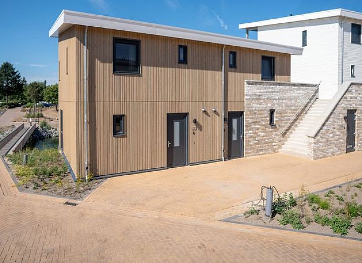 Verblijf 380818 • Bungalow Noord Limburg • 4-persoons waterwoning | 4LA