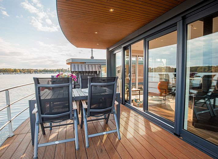 Verblijf 380824 • Vakantiewoning Noord Limburg • Floating House