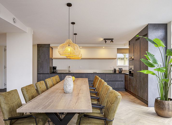 Exterior of the 12-person wellness villa 12ELW in Well, North Limburg, surrounded by nature.